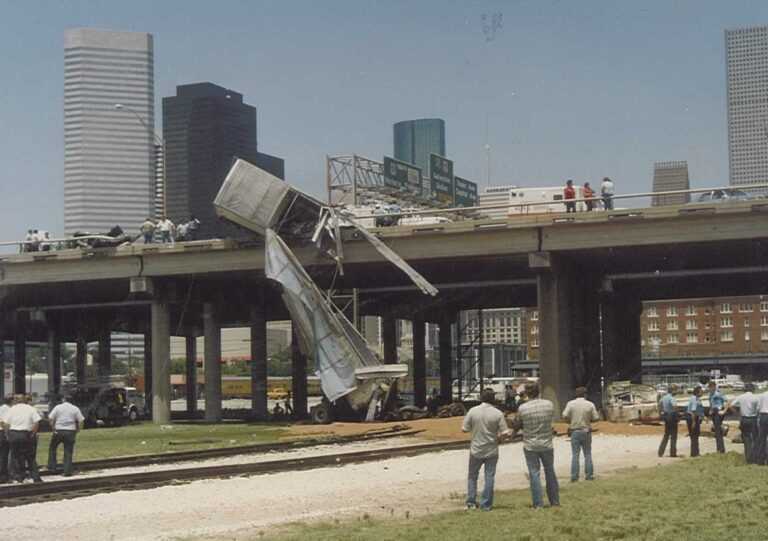 18 Wheeler Accident Attorney - Houston Personal Injury Attorney