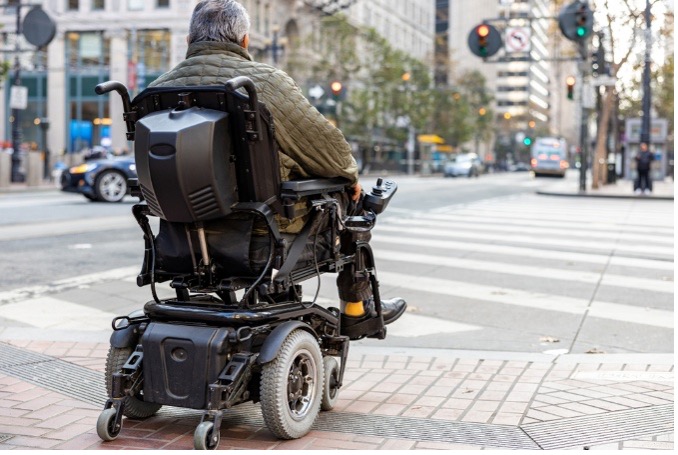 Truck accident injuries and deaths – talk to a truck accident lawyer with 40 years’ of experience 
